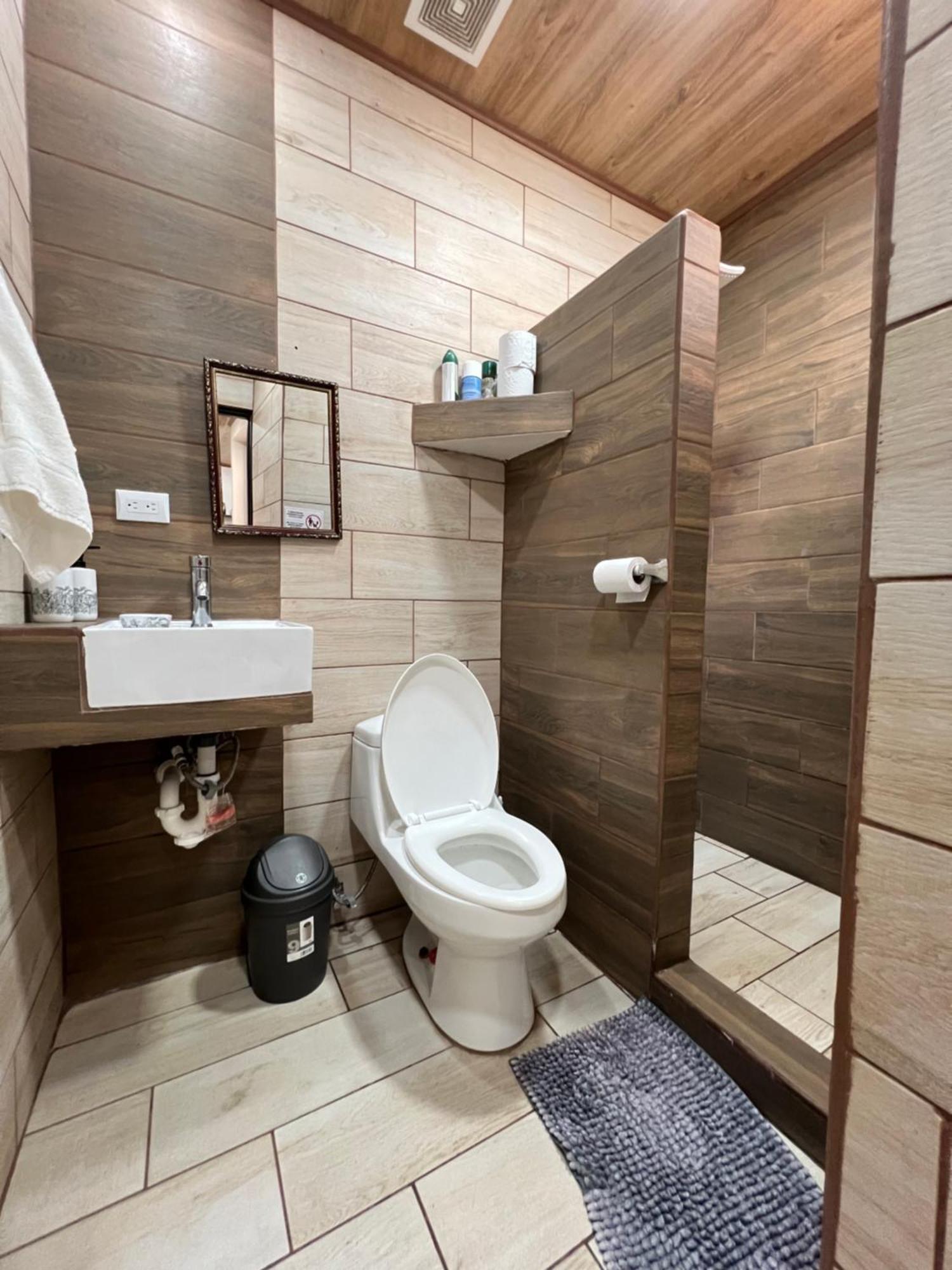 Apartamentos H Gonzalez #11#4 Αλαχουέλα Εξωτερικό φωτογραφία